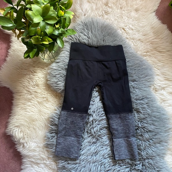 Lululemon Seamless Cropped Leggings - Picture 7 of 13